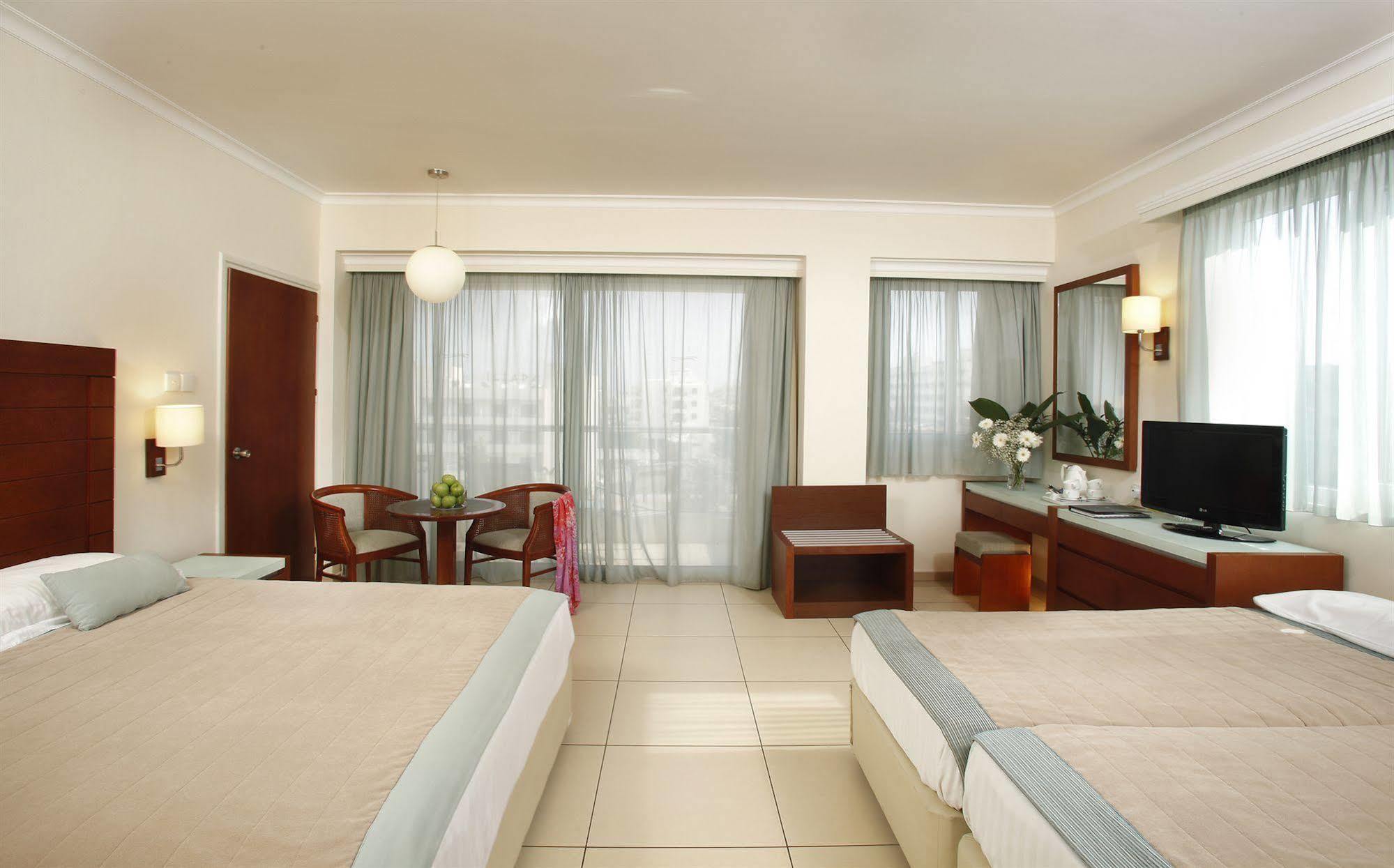 Sunrise Beach Hotel 普罗塔拉斯 外观 照片